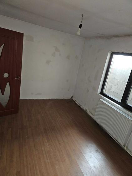 Casă cu 3 camere în Dofteana