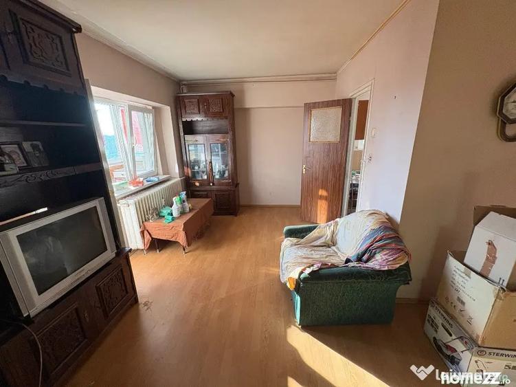 Garsonieră decomandată în Vitan