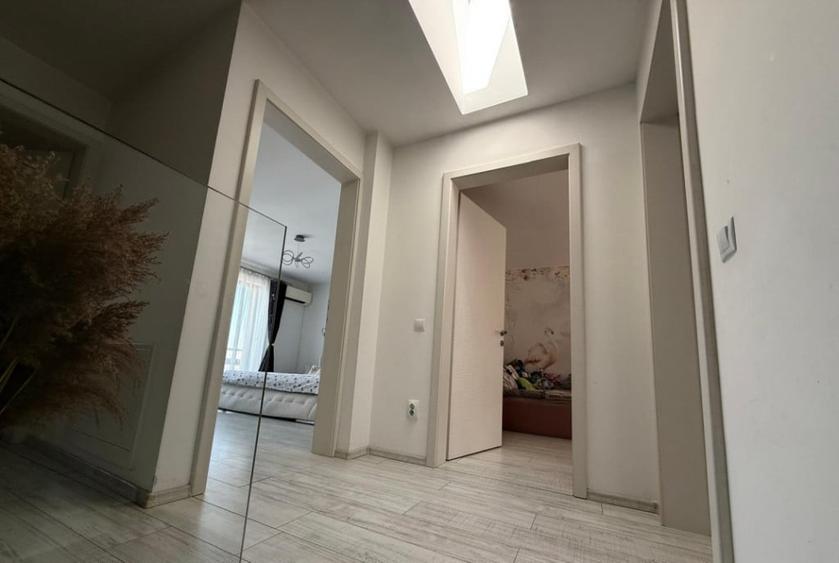 Casă cu 4 camere cu Teren 365 Mp în Florești