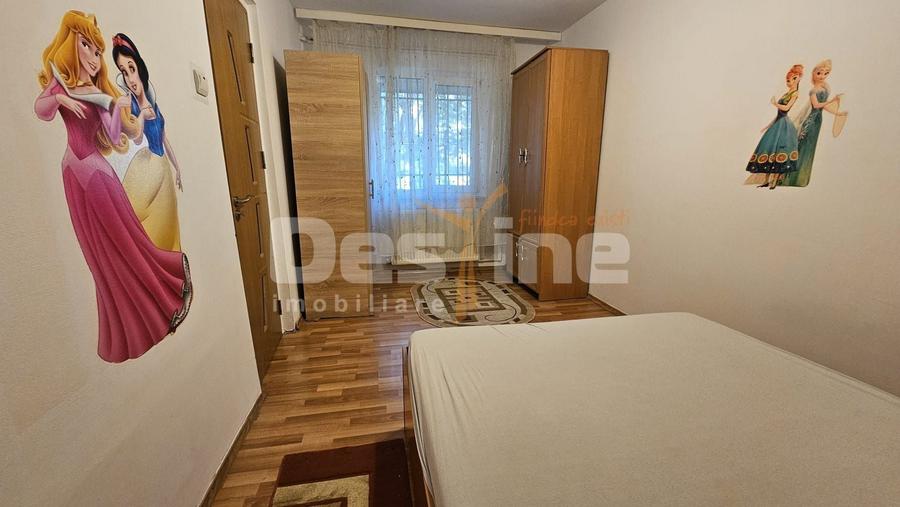 Apartament cu 2 camere decomandat în Universitate