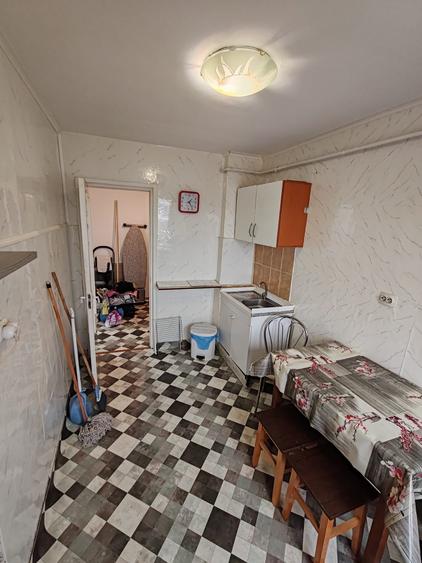 Apartament cu 2 camere decomandat în Casa de Cultură