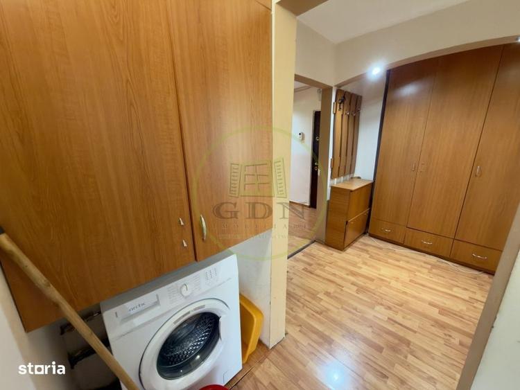 Apartament cu 3 camere decomandat în Craiovița Nouă