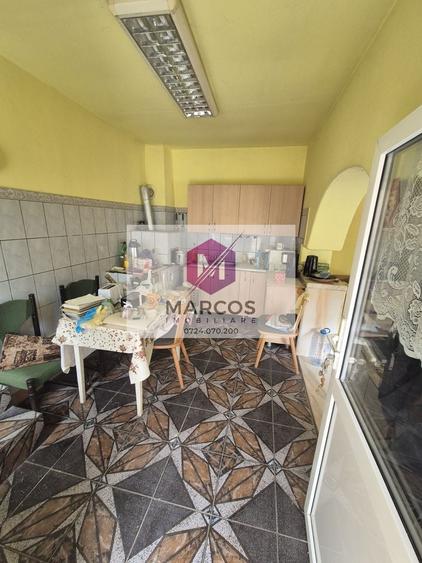 Casă individuală cu 4 camere cu Canalizare în Moniom