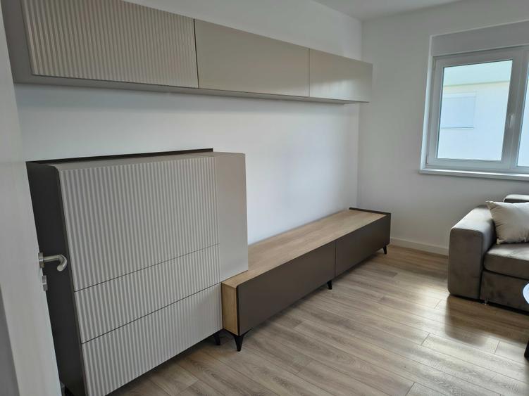 Apartament cu 3 camere decomandat în Cetate