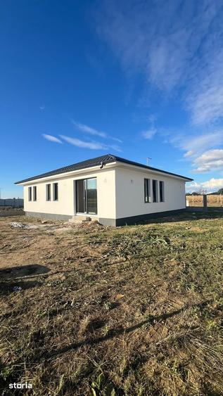 Casă cu 4 camere cu Teren 1500 Mp în Central