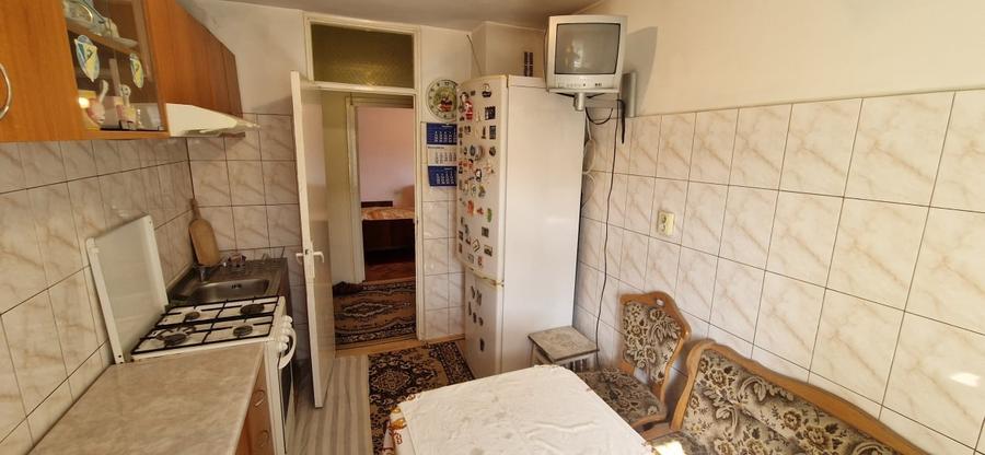 Apartament cu 3 camere decomandat, mobilat în Brazda lui Novac