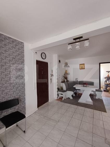 Apartament cu 3 camere decomandat, mobilat în Câmpia Turzii