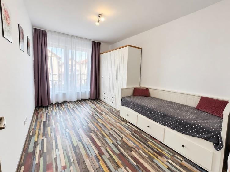 Apartament cu 3 camere decomandat, mobilat în Central