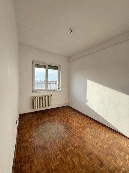 Apartament cu 3 camere semidecomandat în Ultracentral