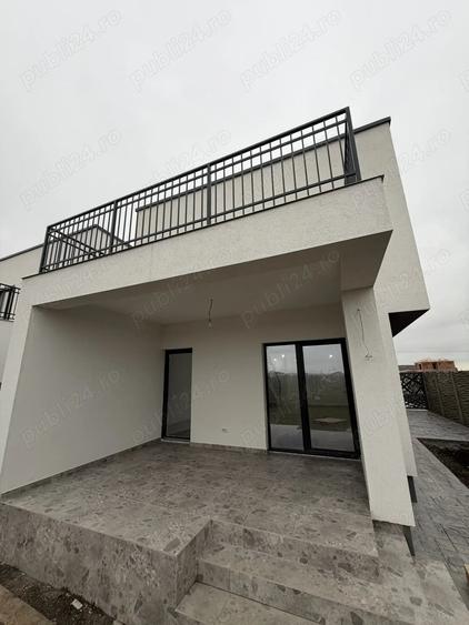 Casă cu 5 camere în Săcălaz