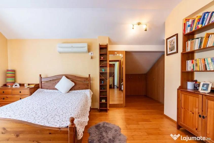 Casă cu 7 camere cu Teren 850 Mp în Corbeanca