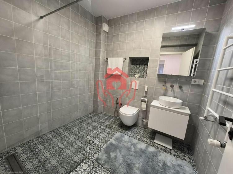 Apartament cu 3 camere decomandat, mobilat în Băneasa