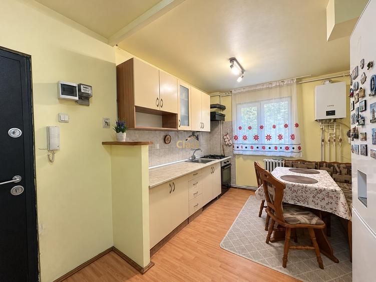 Apartament cu 3 camere decomandat, mobilat în Mănăștur