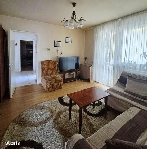 Apartament cu 3 camere semidecomandat în Central