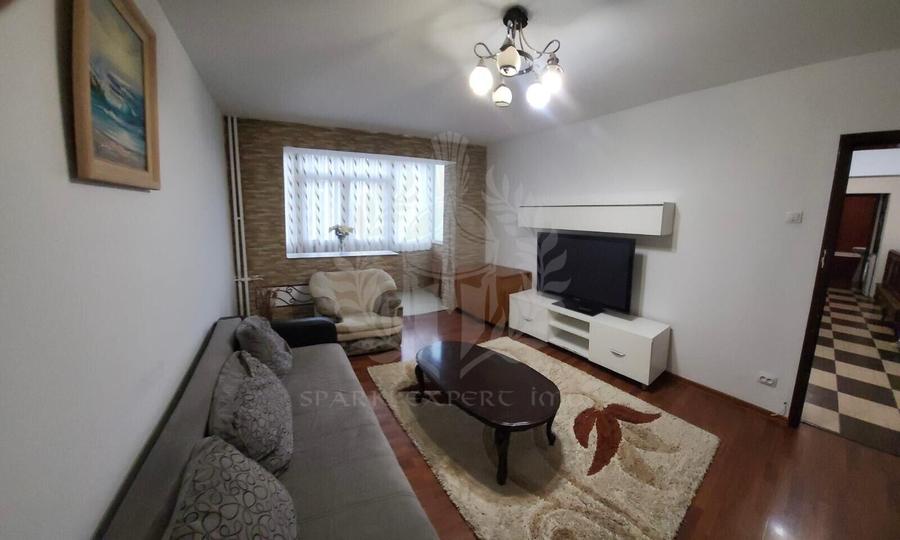 Apartament cu 3 camere decomandat, mobilat în Republicii