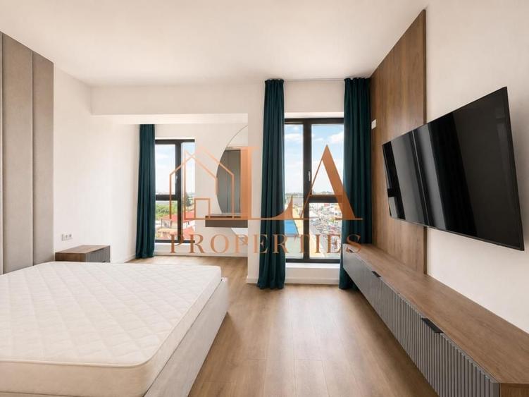 Penthouse cu 3 camere decomandat în Sud-Vest