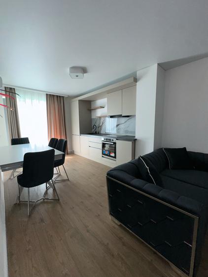 Apartament cu 3 camere semidecomandat în Zorilor