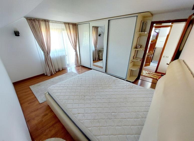 Casă individuală cu 5 camere cu Canalizare în Bujoreni