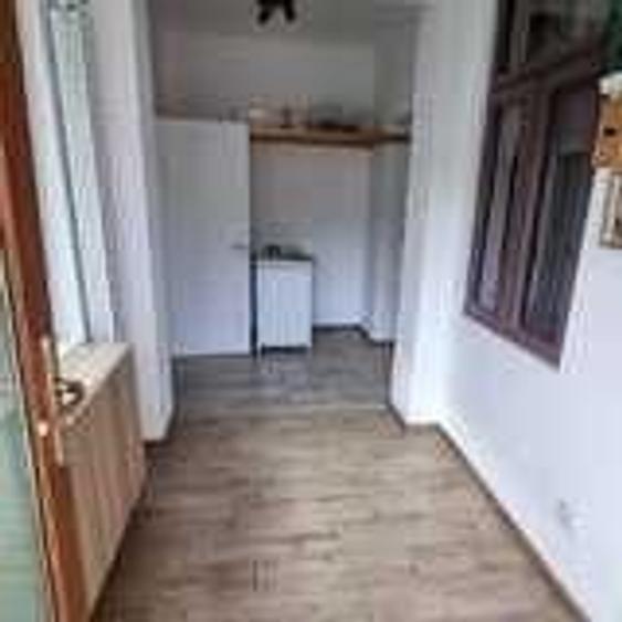 Casă cu 2 camere decomandat în Moșilor