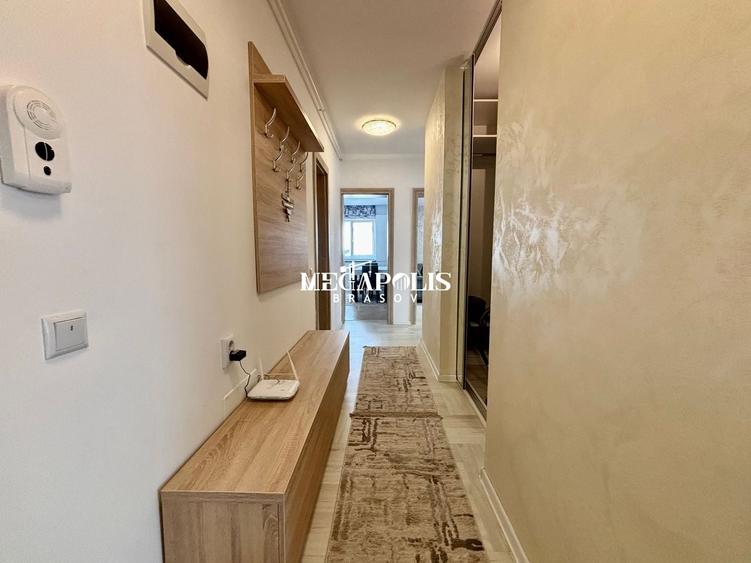 Apartament cu 3 camere decomandat în Tractorul
