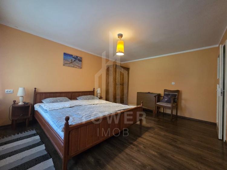 Casă individuală cu 5 camere cu Canalizare în Bruiu