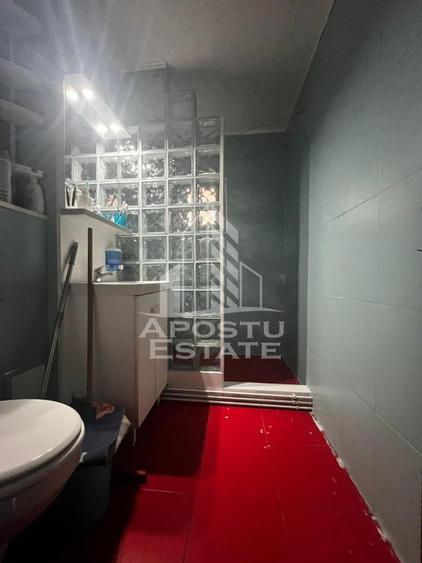 Apartament cu 2 camere semidecomandat, mobilat în Confecții