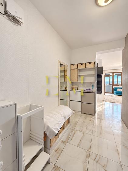 Apartament cu 2 camere decomandat în Tractorul