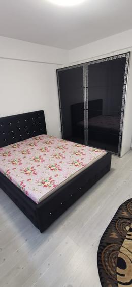 Apartament cu 2 camere decomandat în Brădești