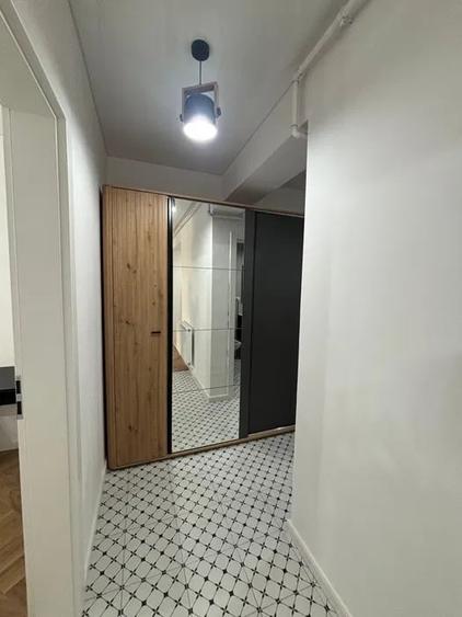 Apartament cu 2 camere decomandat, mobilat în Universitate