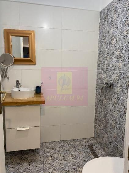 Apartament cu 4 camere semidecomandat, mobilat în Lujerului