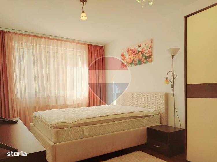 Apartament cu 3 camere decomandat, mobilat în Tractorul