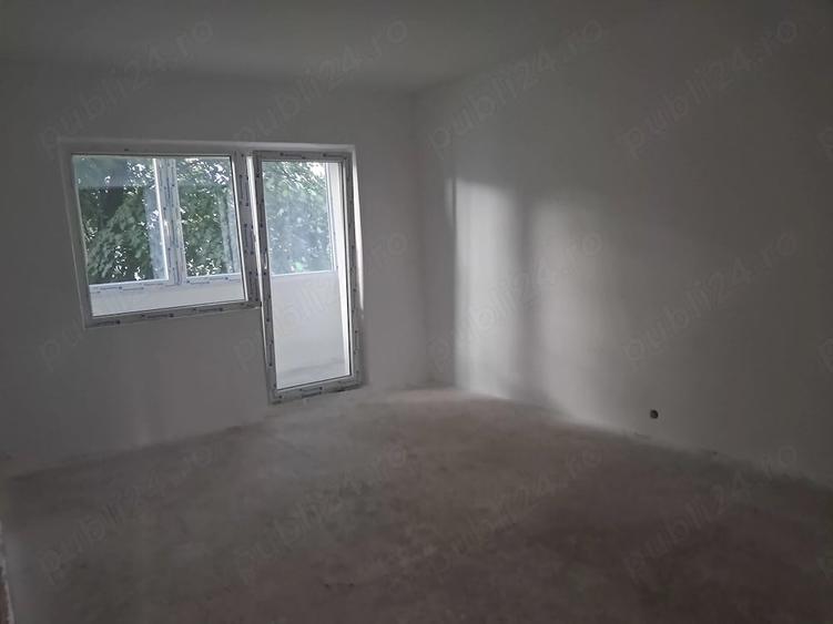 Apartament cu 3 camere decomandat în Decebal