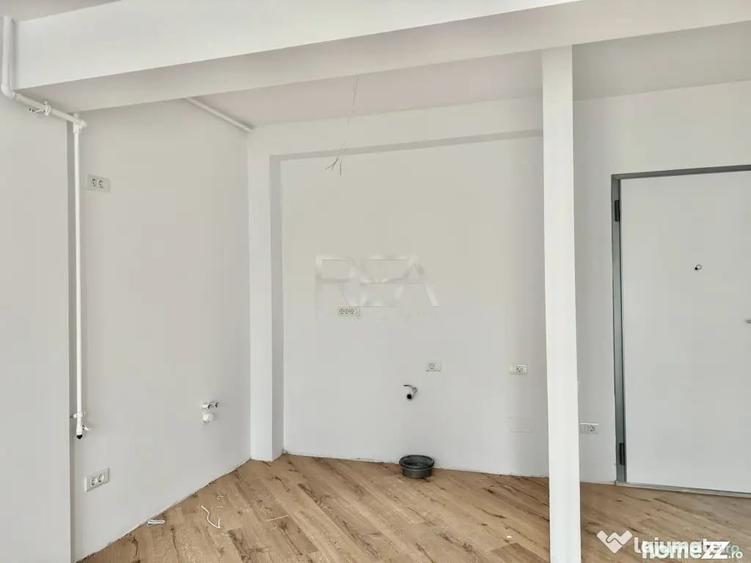 Apartament cu 3 camere semidecomandat în Matei Voievod