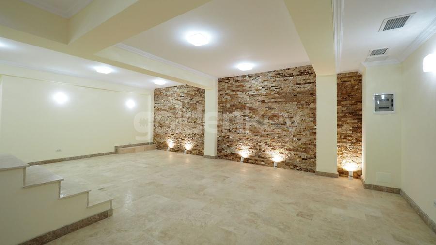 Casă individuală cu 5 camere cu Canalizare în Pipera