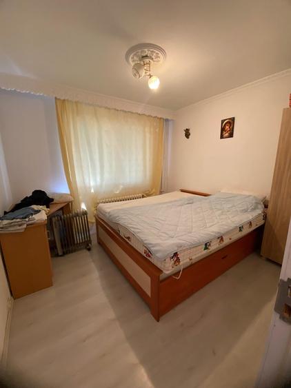 Apartament cu 2 camere semidecomandat în Banca Națională