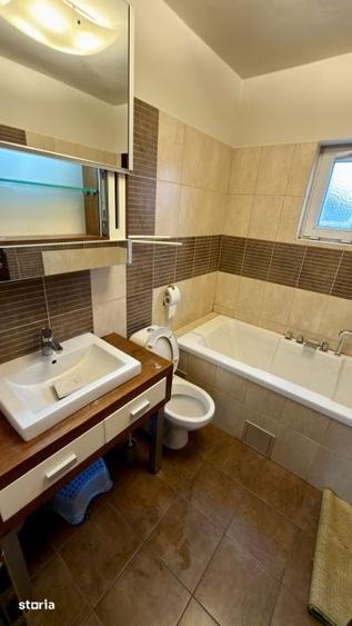 Casă cu 3 camere cu Canalizare în Florești