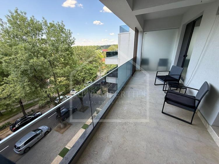 Apartament cu 2 camere semidecomandat, mobilat în Băneasa