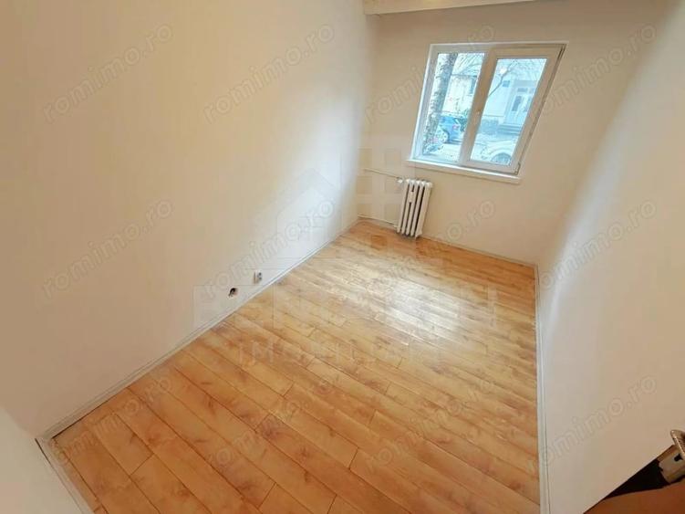 Apartament cu 4 camere decomandat în Valea Rosie