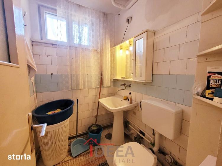 Apartament cu 4 camere decomandat în Central