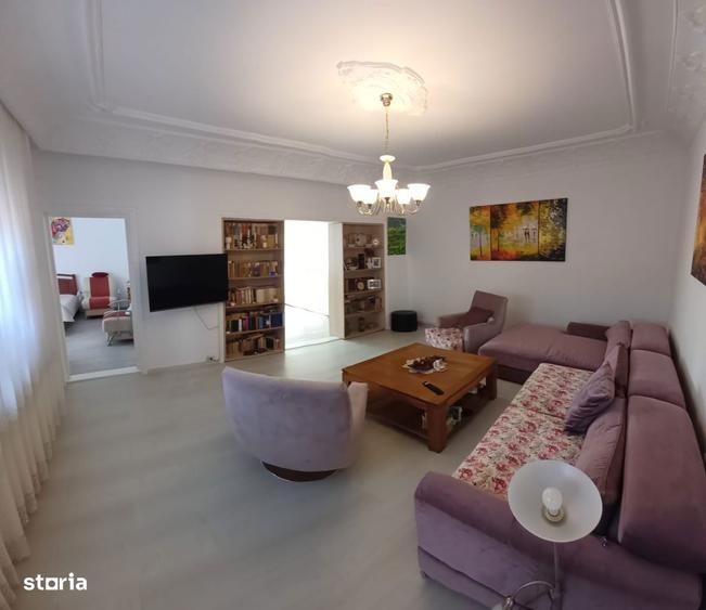 Casă cu 5 camere cu Teren 347 Mp în Central