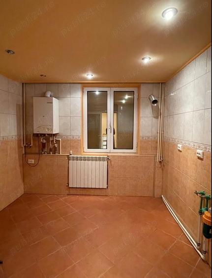 Apartament cu 3 camere semidecomandat în 1 Decembrie 1918 — fotografia 1
