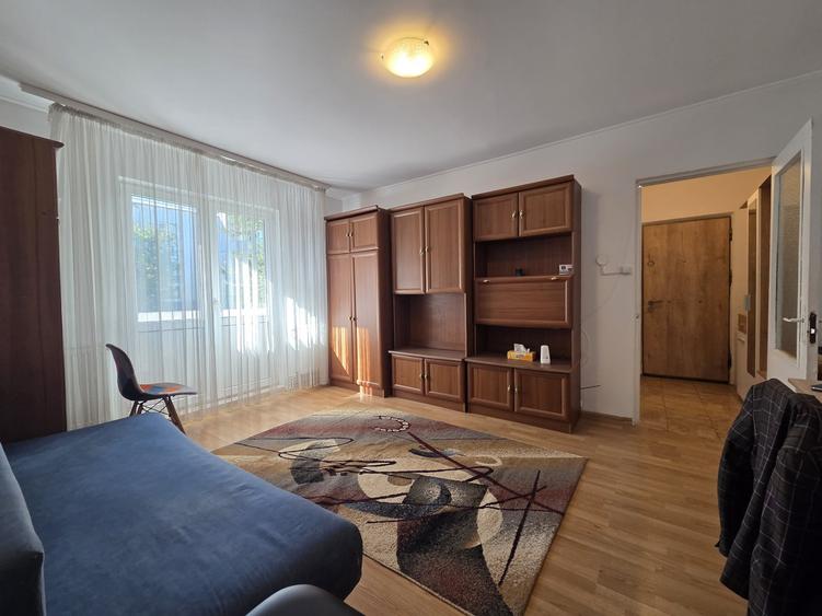 Apartament cu 2 camere semidecomandat în Tătărași