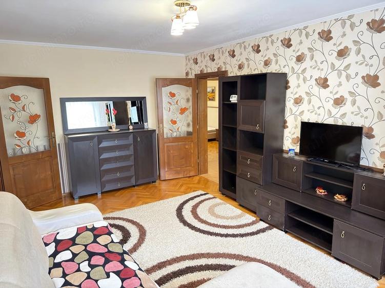 Apartament cu 3 camere decomandat în Circumvalațiunii