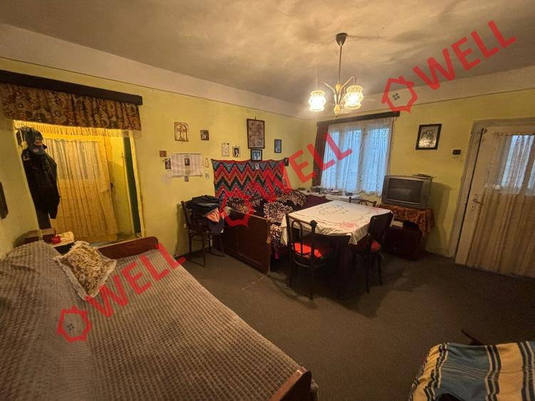 Casă cu 2 camere cu Teren 1189 Mp în Brețcu