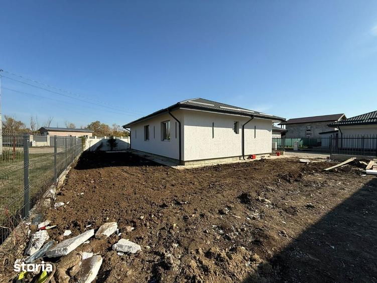 Casă cu 4 camere cu Teren 400 Mp în Clinceni
