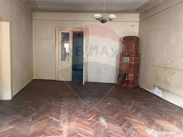 Spațiu comercial, de 438 mp, în Centrul Istoric