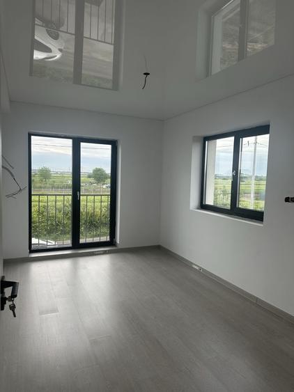 Casă cu 3 camere în Exterior Vest