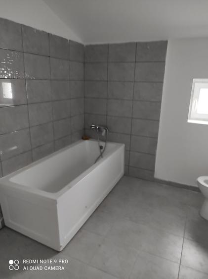 Casă cu 5 camere cu Teren 350 Mp în Tărlungeni