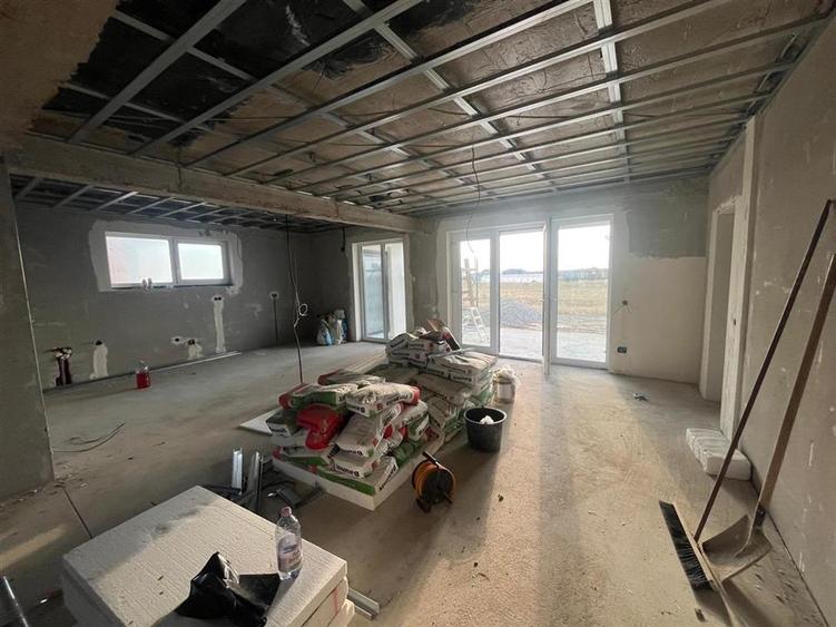 Casă cu 3 camere cu Teren 500 Mp în Cihei