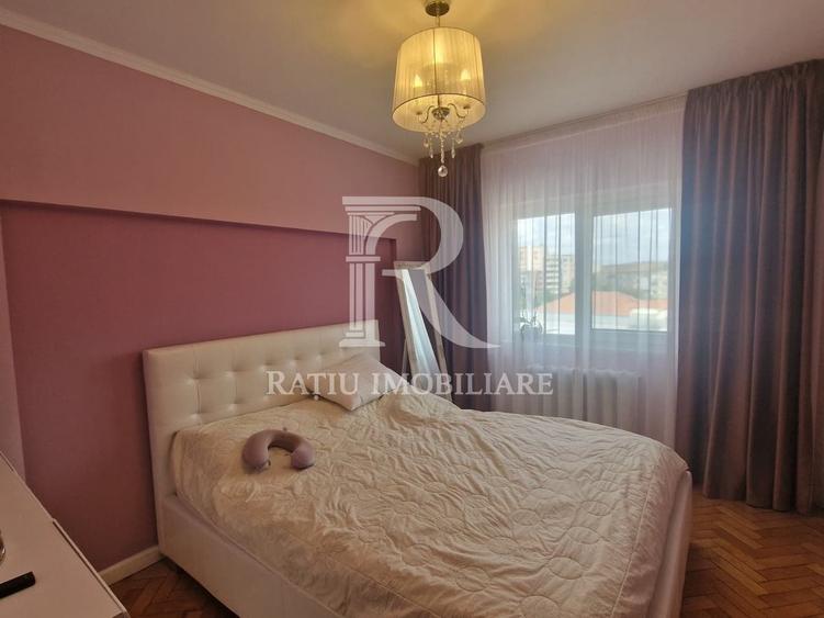 Apartament cu 3 camere decomandat, mobilat în Decebal